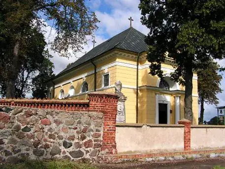 Kościół: Parafia św. Stanisława Kostki, Trębki