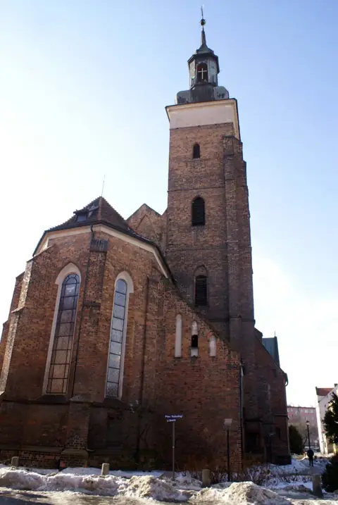 Kościół: Parafia św. Wawrzyńca, Wołów